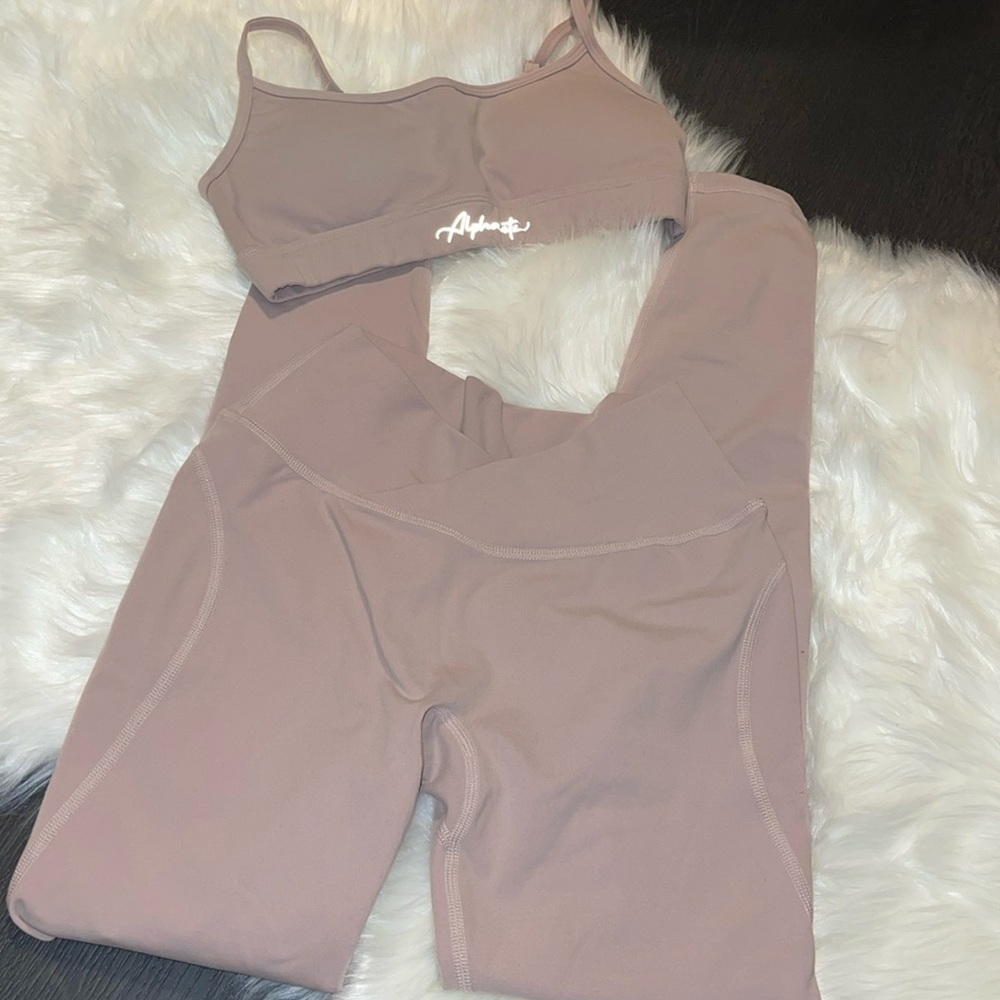 Alphalete Surface Power Legging & Bra set - SIZE: XS